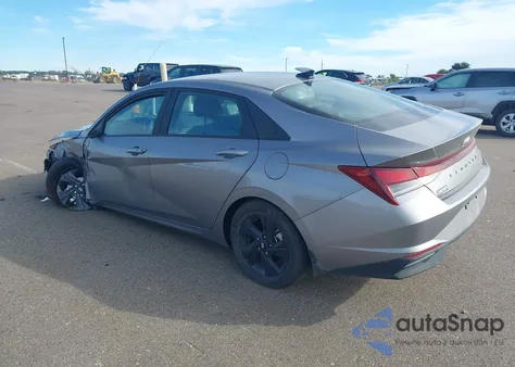 2023 Hyundai Elantra Sel z USA, uszkodzony, nr VIN KMHLM4AG1PU523563